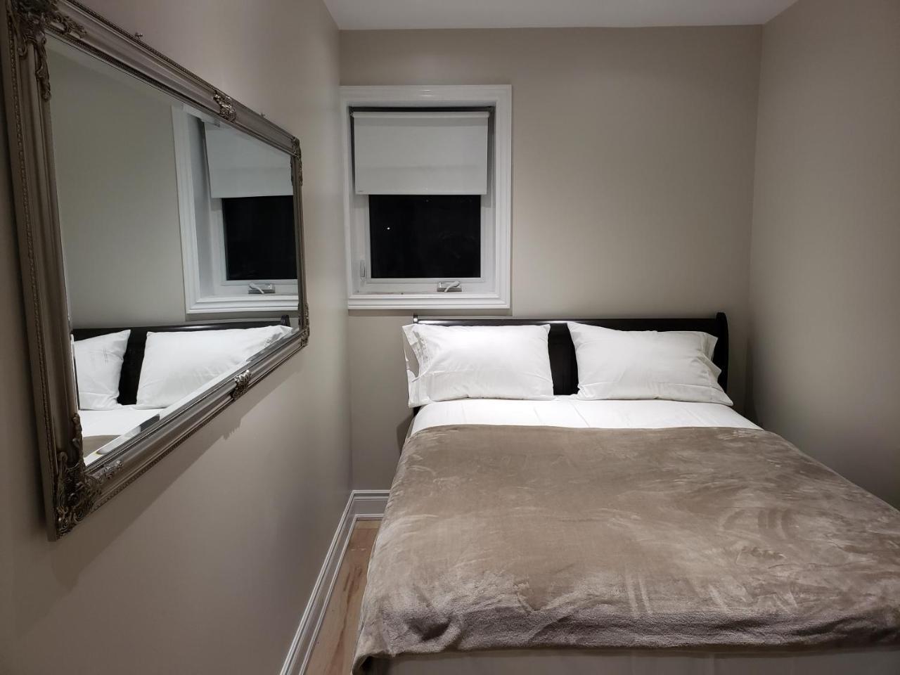 Toronto Rooms And Suites Exterior photo
